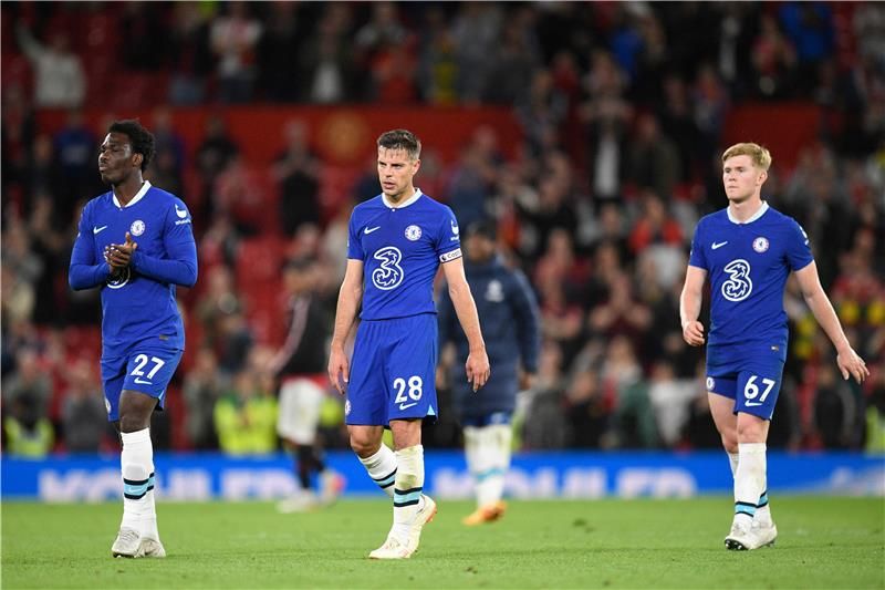 لويس هال وأزبليكويتا وفوفانا