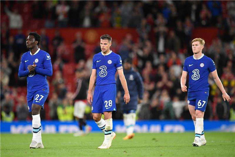 لويس هال وأزبليكويتا وفوفانا