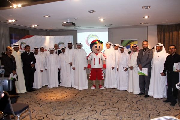 صورة جماعية للشخصيات الحاضرة للمؤتمر الصحفي
