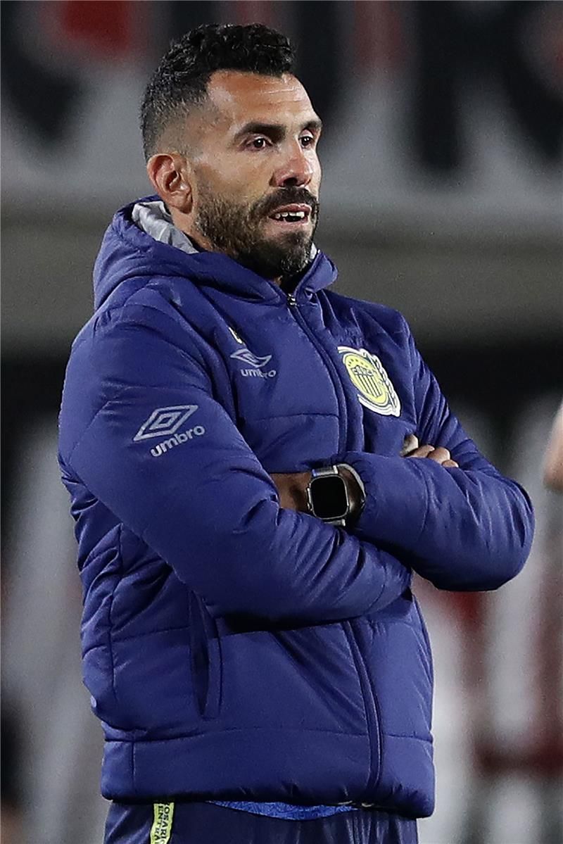 كارلوس تيفيز