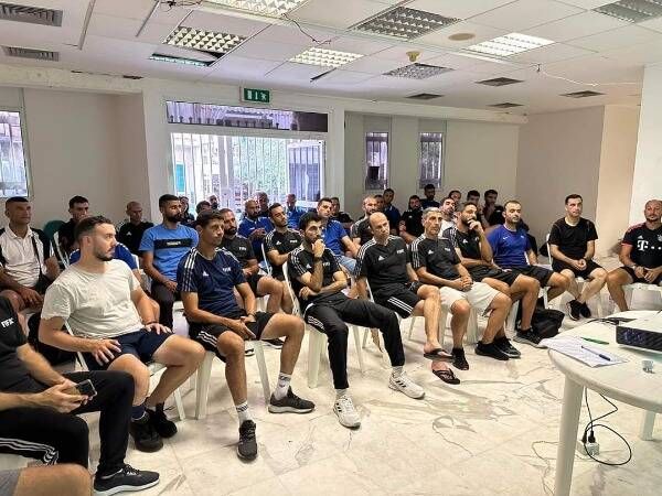 من الاجتماع