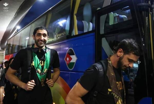 من وصول منتخب الأردن