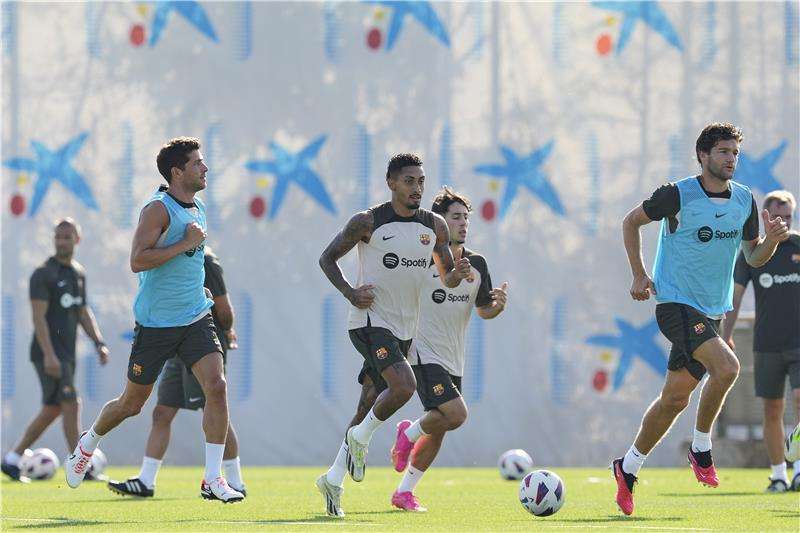 ألونسو في تدريبات برشلونة