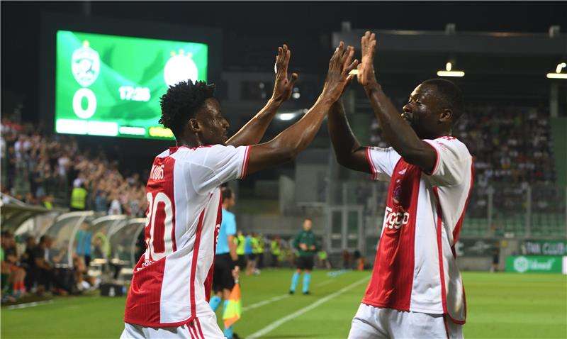 من مواجهة أياكس ولودجوريتس