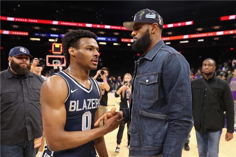 ليبرون جيمس ونجله