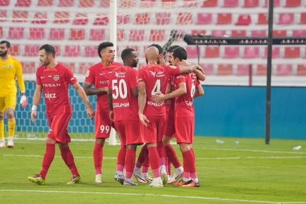 لاعبو شباب الأهلي