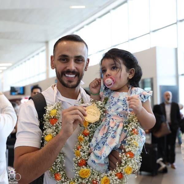 من الاستقبال