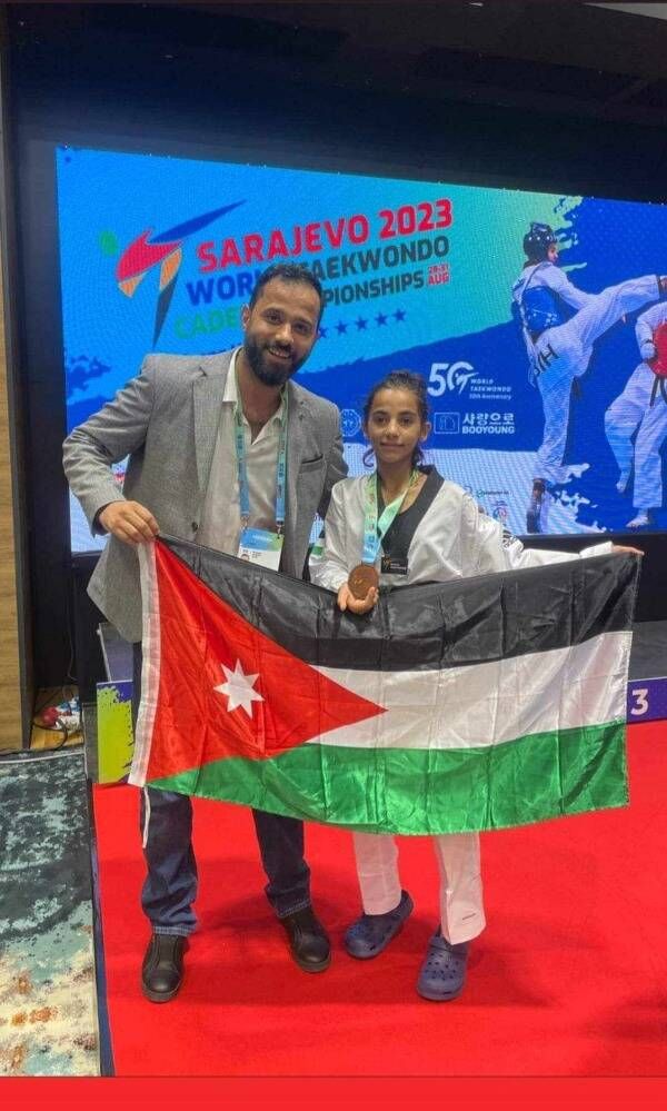 عنيزات ومدربها محمد العساف