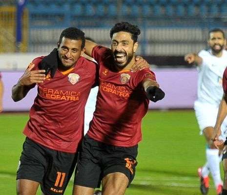 شريف دابو (يسار)