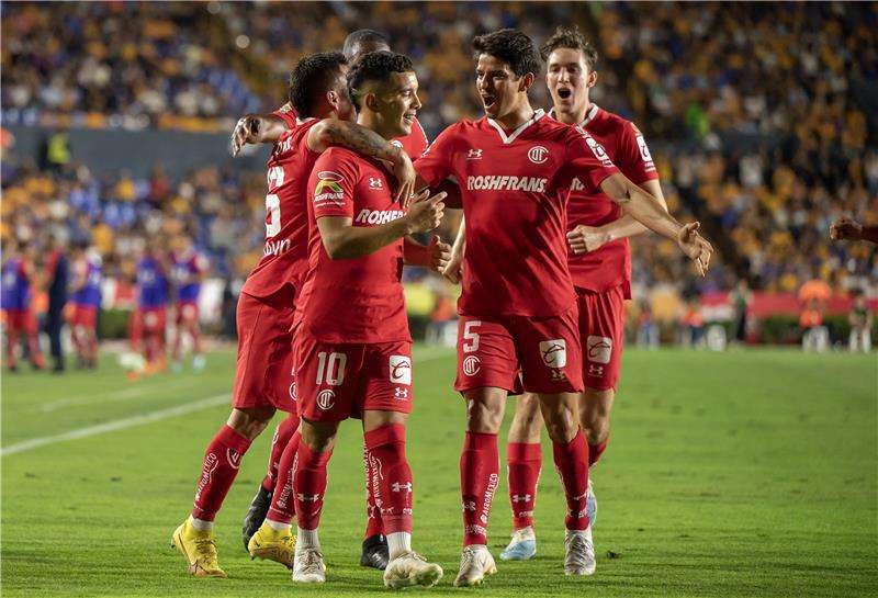 لاعبو تولوكا