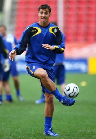 2006-06-19t163900z_01_wcgri16d_rtridsp_2_sport-soccer-world