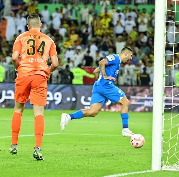 فرحة ميتروفيتش بهدف الهلال