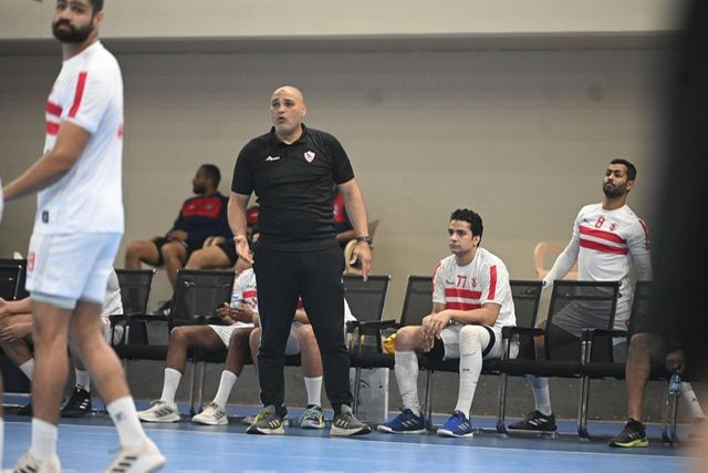 هتلر مع لاعبي الزمالك