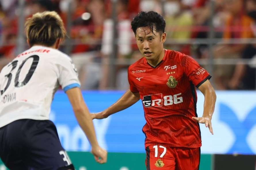 من مواجهة ناجويا جرامبوس مع ضيفه يوكوهاما إف سي