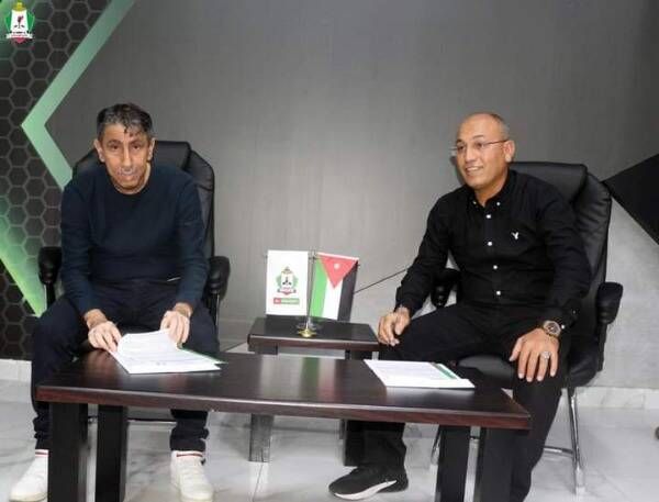 من توقيع العقود