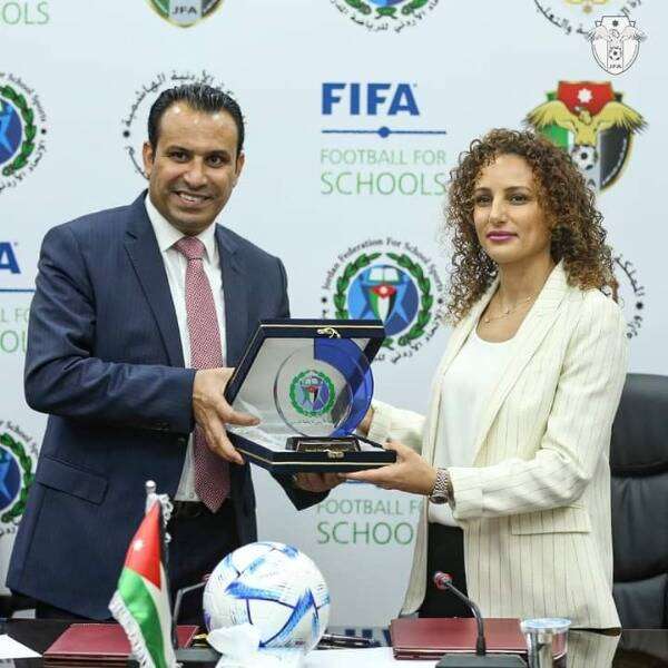 من توقيع الاتفاقية