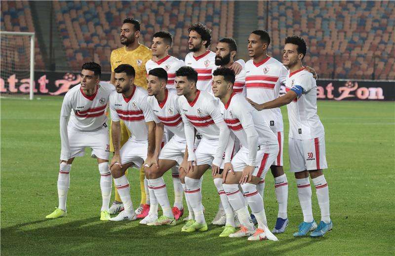 بن شرقي مع لاعبي الزمالك - أرشيفية