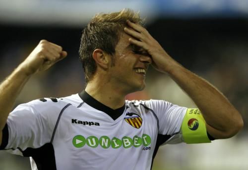 2010-11-24t210500z_01_hjk03_rtridsp_3_soccer-champions_reuters