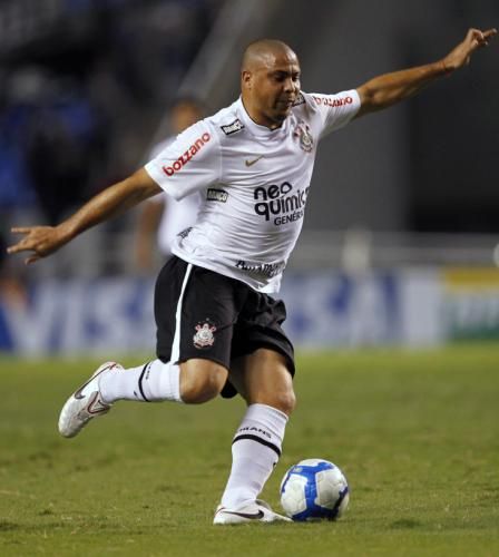 2010-10-28t005143z_01_rjo108_rtridsp_3_soccer-latam_reuters