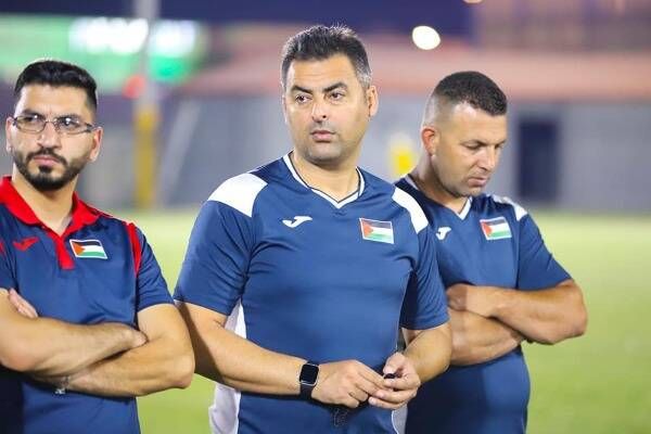 إيهاب أبو جزر