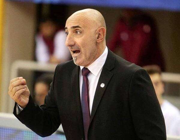 بانوس ياناراس