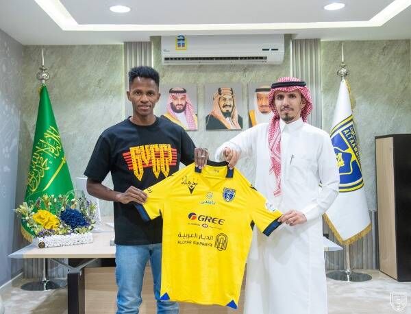 من توقيع عبد الفتاح آدم للتعاون