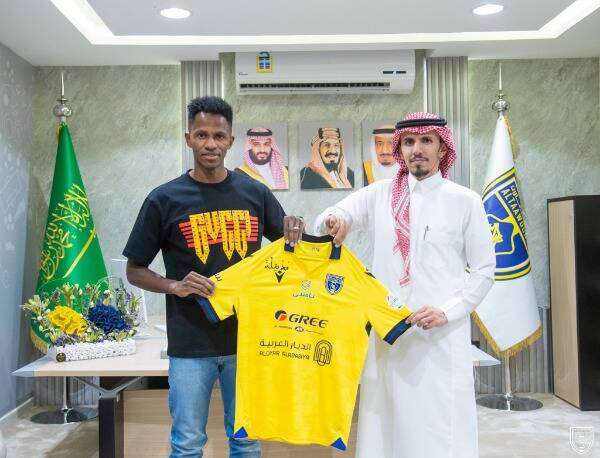 من توقيع عبد الفتاح آدم للتعاون