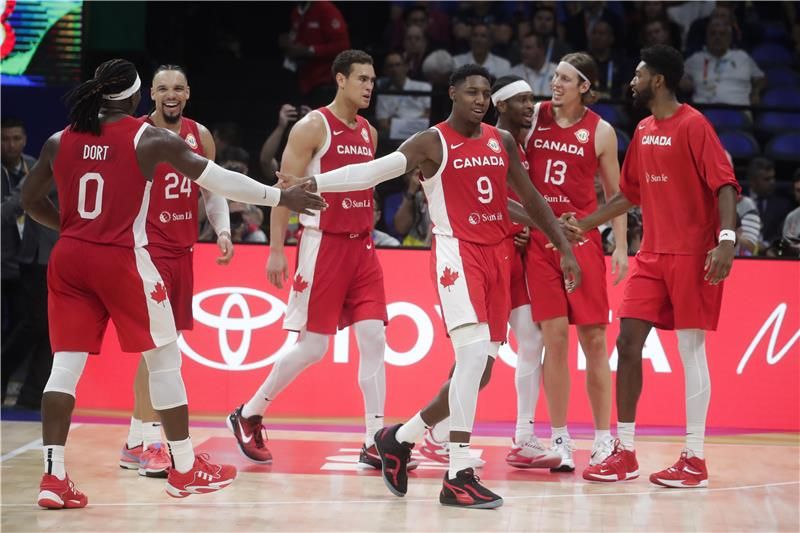 لاعبو منتخب كندا