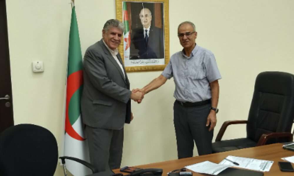 مزيان إيغيل (يسارًا)