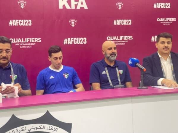 بيكسي يتحدث في المؤتمر الصحفي