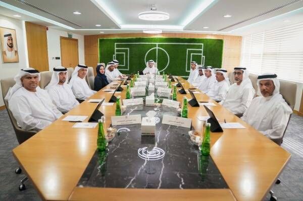 من الاجتماع