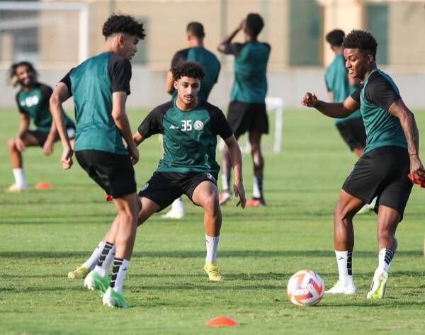 جانب من التدريبات