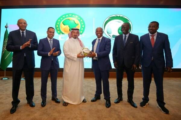 من الاجتماع