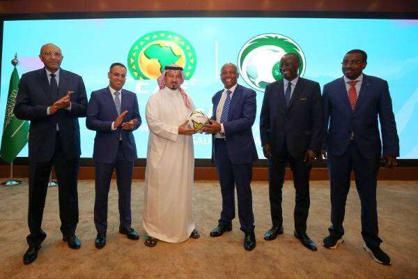 من الاجتماع