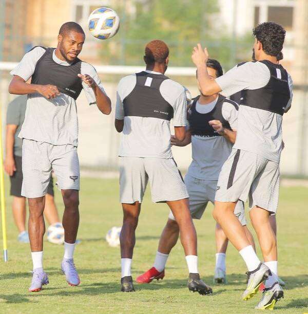 لاعبو القوة الجوية