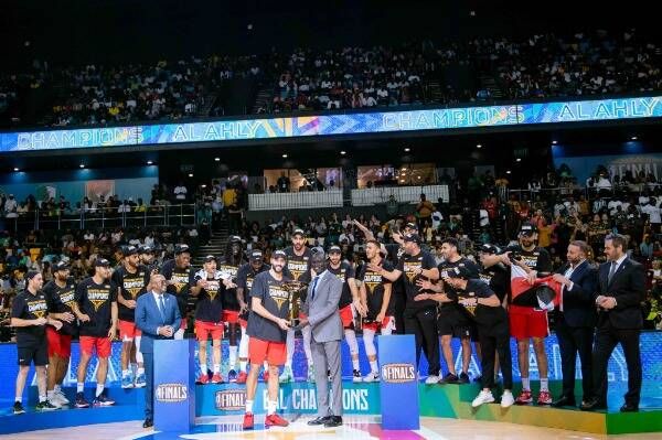 لاعبو الأهلي