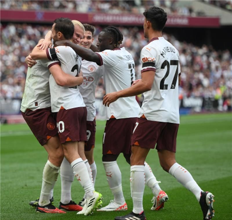 لاعبو مانشستر سيتي