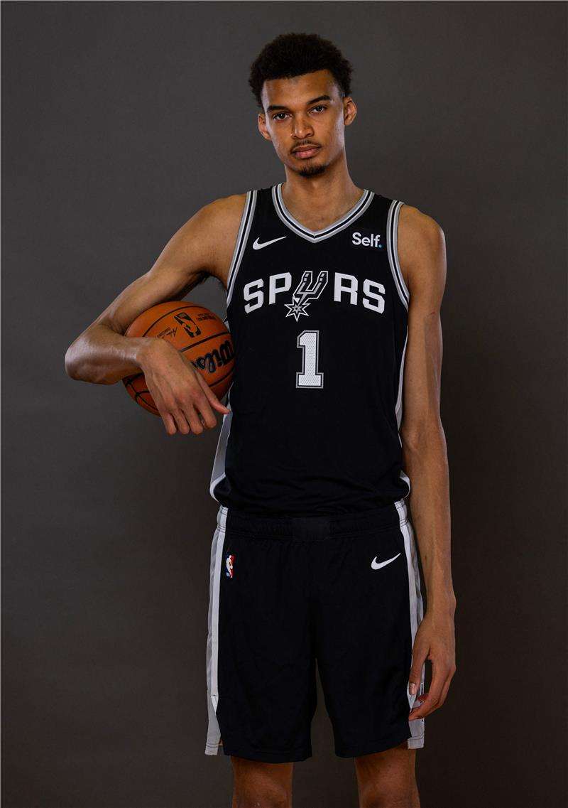 فيكتور ويمبانياما