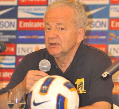 ديميتري دافيدوفيتش مدرب الاتحاد