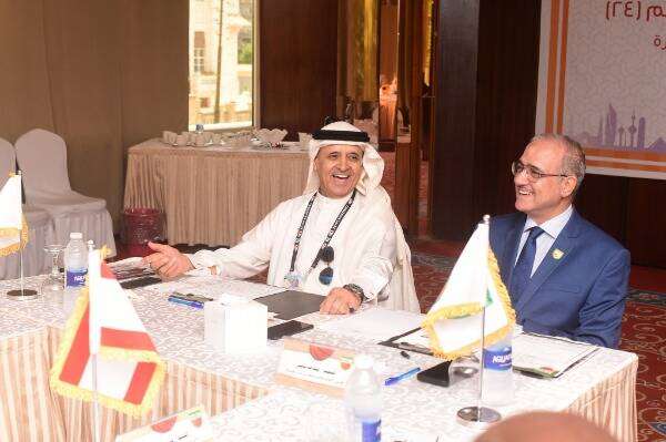 من الاجتماع