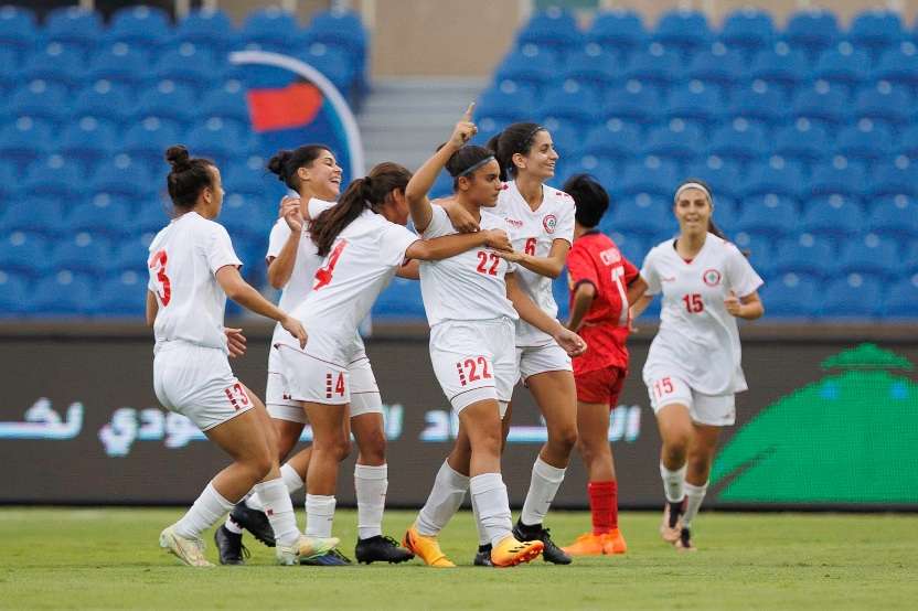 لاعبات لبنان في مواجهة لاوس