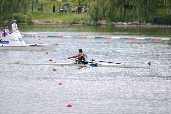 من السباقات