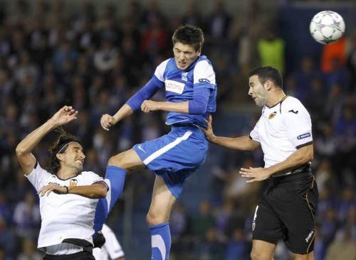 2011-09-13t193450z_01_yh57_rtridsp_3_soccer-champions_reuters
