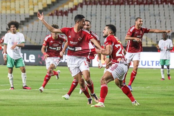 لاعبو الأهلي