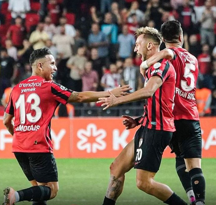 جانب من المواجهة