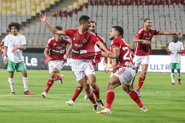 لاعبو الأهلي