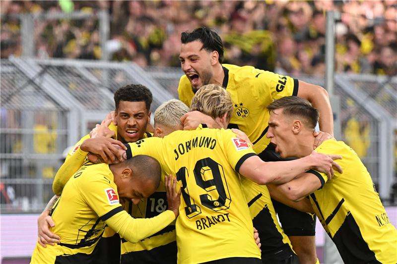 لاعبو دورتموند