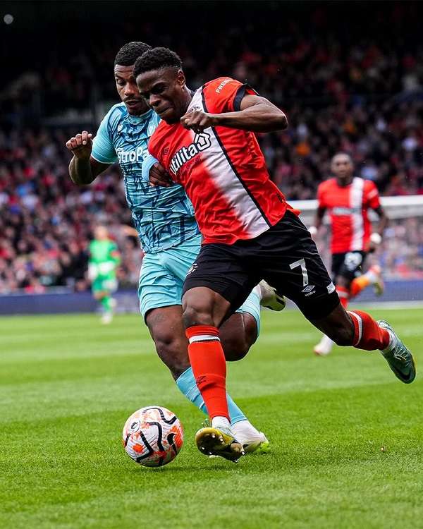 من اللقاء (نقلا عن حساب لوتون تاون)