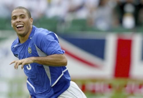 2011-02-142011-02-14t160245z_01_shz252d_rtridsp_3_soccer-latam-brazil-ronaldo_reuters