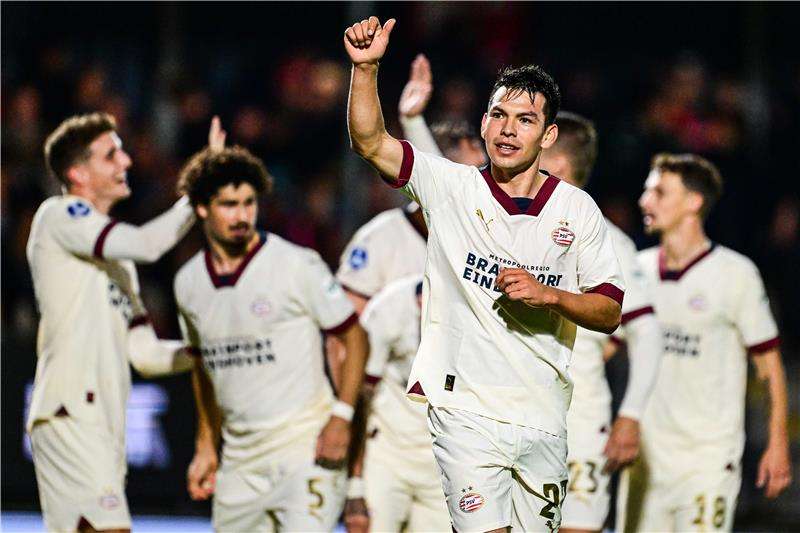 لاعبو آيندهوفن